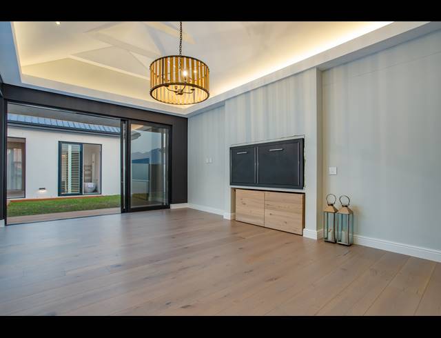 4 BEDROOM HOUSE RENTED IN PEARL VALLEY GOLF & COUNTRY ESTATE